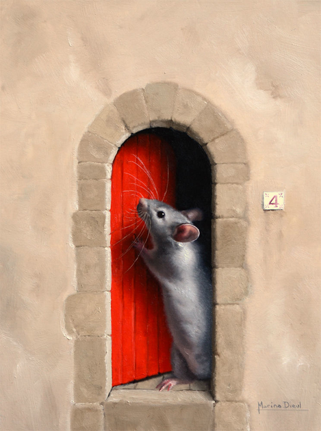 Little mouse at a red door